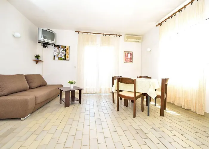 Ana Apartamento *