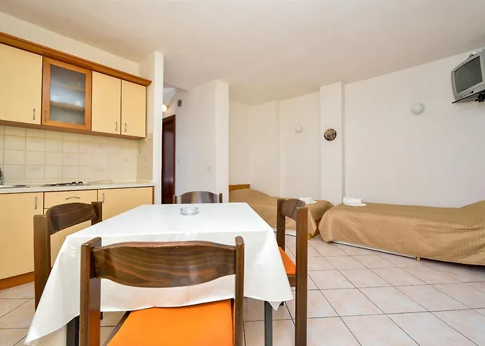 Ana Apartamento *