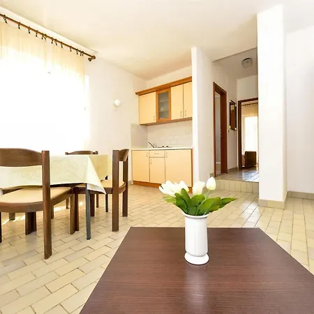 Ana Apartmán Kukljica