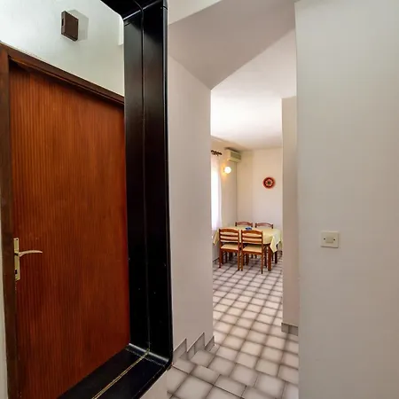 Ana Apartmán Kukljica